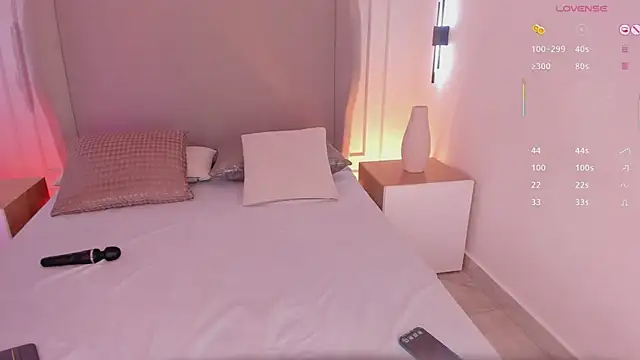 luisah  online show from 11/08/25, 08:56