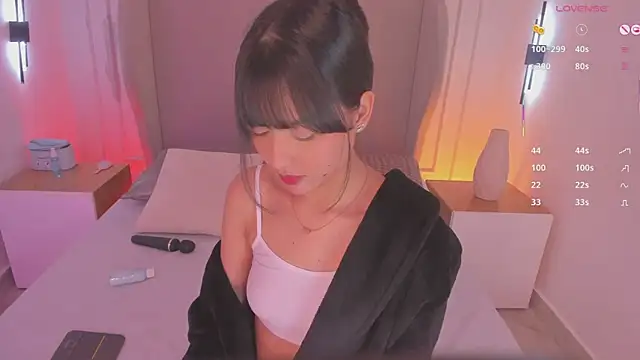 luisah  online show from 11/11/25, 08:03