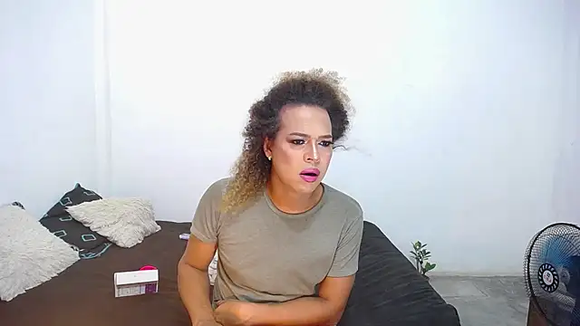 MIA luxce29 online show from 10/15/25, 03:49