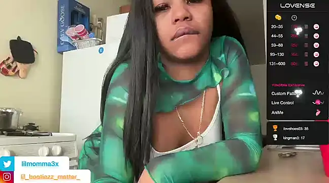 Snapshot of lil_momma420 chatting on 01/25/25, 02:47 lil momma420 online show from 01/25/25, 02:47