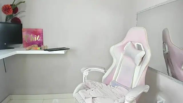 StefanyMiler online show from 02/08/25, 12:28
