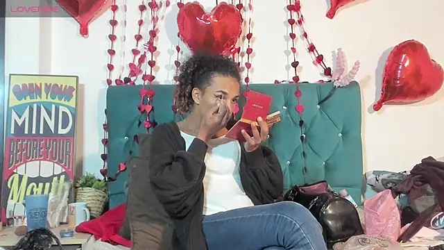 Snapshot of StefanyMiler chatting on 04/18/26, 03:42 StefanyMiler online show from 04/18/26, 03:42