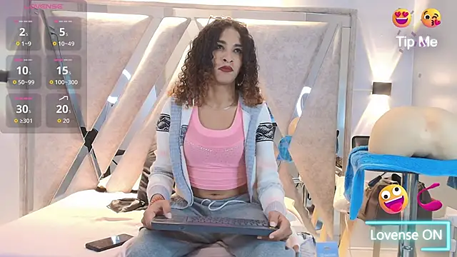 StefanyMiler online show from 10/14/25, 07:58