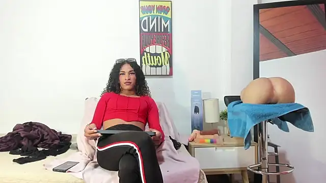 StefanyMiler online show from 12/04/25, 06:29