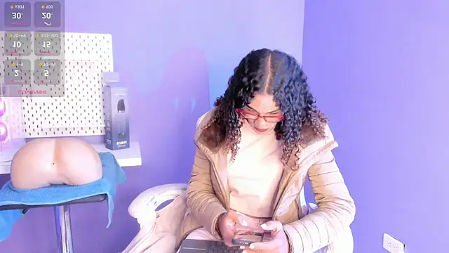 StefanyMiler online show from 10/09/25, 08:31