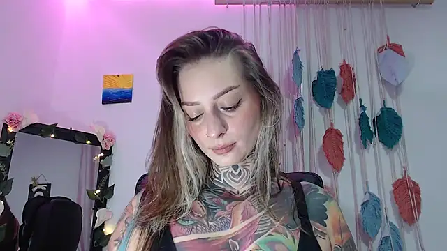 agatha ink3 online show from 02/08/25, 04:47