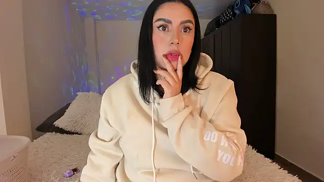 Snapshot of rosalie_lust chatting on 02/28/25, 03:15 rosalie lust online show from 02/28/25, 03:15