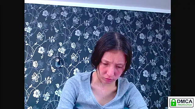 Snapshot of Sophi_Cute chatting on 05/01/26, 12:54 Sophi Cute online show from 05/01/26, 12:54