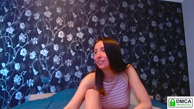 Snapshot of Sophi_Cute chatting on 04/20/26, 11:35 Sophi Cute online show from 04/20/26, 11:35