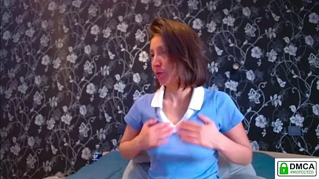 Snapshot of Sophi_Cute chatting on 06/23/26, 06:00 Sophi Cute online show from 06/23/26, 06:00