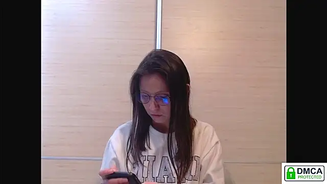 Sophi Cute online show from 04/18/26, 11:45