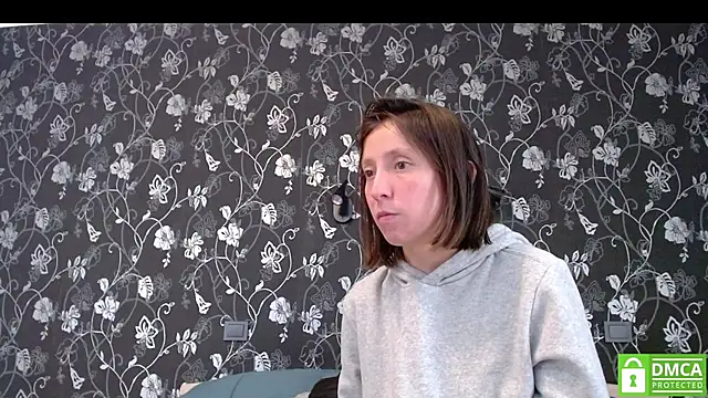 Snapshot of Sophi_Cute chatting on 07/09/26, 11:31 Sophi Cute online show from 07/09/26, 11:31