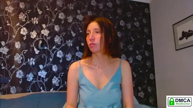Snapshot of Sophi_Cute chatting on 06/20/26, 08:08 Sophi Cute online show from 06/20/26, 08:08