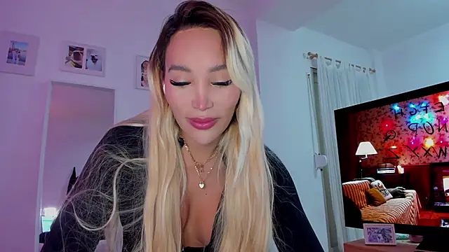  viioletweekend  online show from 12/16/25, 08:46