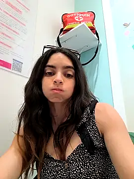 Snapshot of Sam_Sara chatting on 01/06/26, 09:41 Sam Sara online show from 01/06/26, 09:41