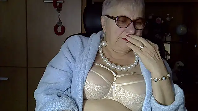 SweetCherry27 online show from 09/30/25, 04:40