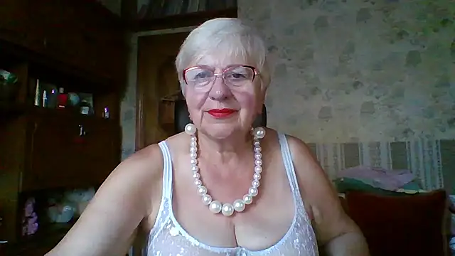 Snapshot of SweetCherry27 chatting on 07/09/26, 04:35 SweetCherry27 online show from 07/09/26, 04:35