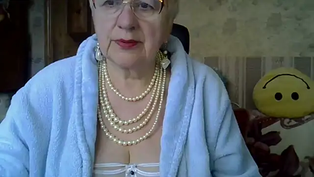 Snapshot of SweetCherry27 chatting on 04/29/26, 05:00 SweetCherry27 online show from 04/29/26, 05:00
