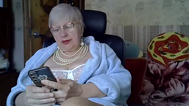Snapshot of SweetCherry27 chatting on 05/08/26, 04:49 SweetCherry27 online show from 05/08/26, 04:49