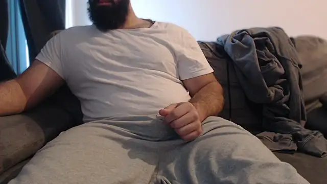 hugemachohandsome online show from 12/03/25, 09:09