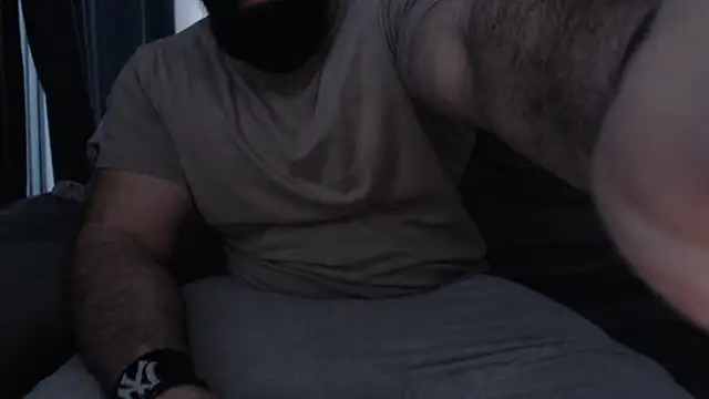 hugemachohandsome online show from 12/01/25, 07:53