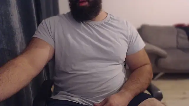 hugemachohandsome online show from 10/02/25, 11:41