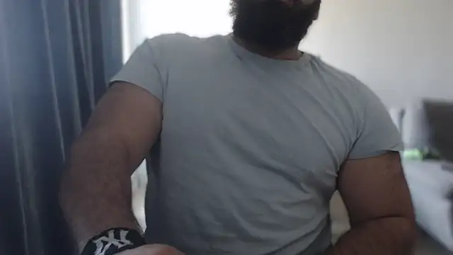 hugemachohandsome online show from 09/24/25, 07:04