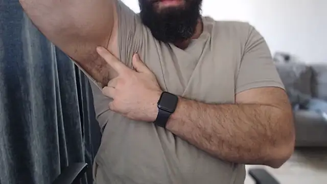 hugemachohandsome online show from 10/29/25, 08:35