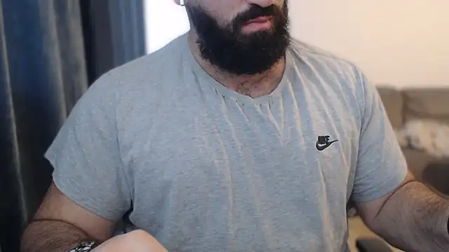 hugemachohandsome online show from 11/27/25, 08:37