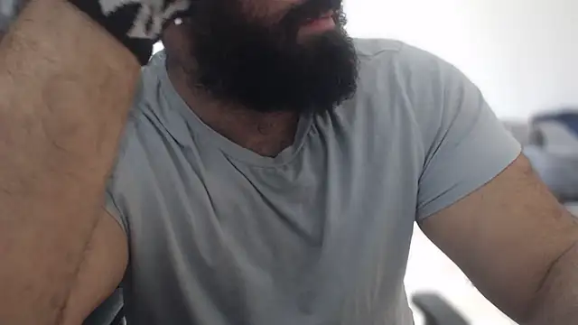 hugemachohandsome online show from 10/04/25, 08:49