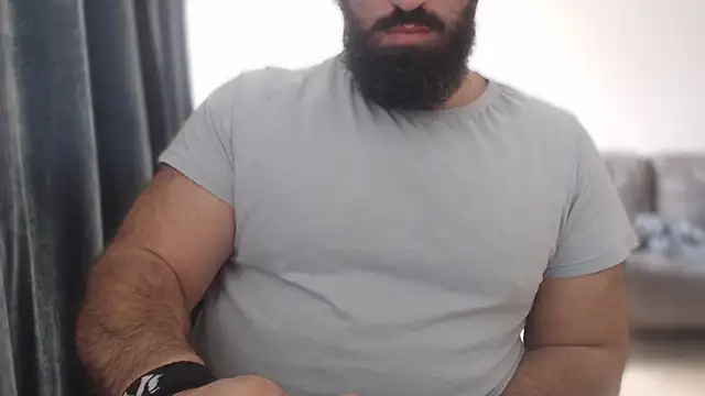 hugemachohandsome online show from 10/15/25, 10:45