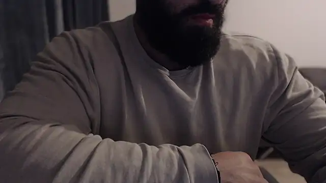 hugemachohandsome online show from 10/25/25, 08:42