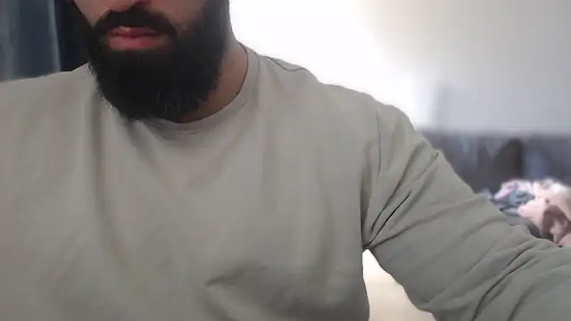 hugemachohandsome online show from 10/18/25, 10:06