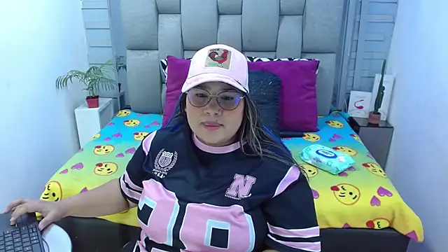 Snapshot of evelin_zaens chatting on 03/09/26, 03:54 evelin zaens online show from 03/09/26, 03:54