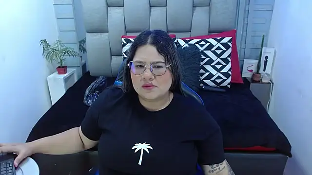 Snapshot of evelin_zaens chatting on 03/19/26, 06:02 evelin zaens online show from 03/19/26, 06:02