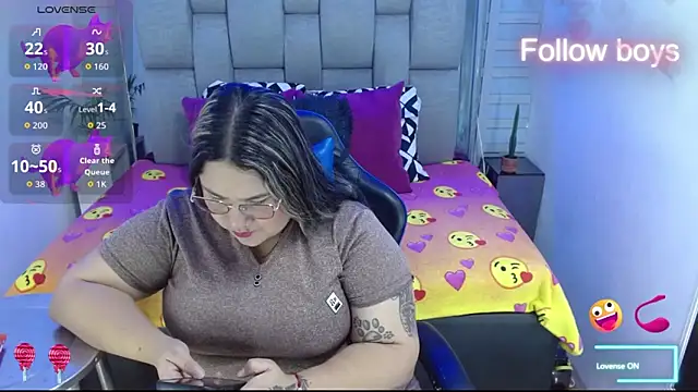 evelin zaens online show from 11/26/25, 04:12