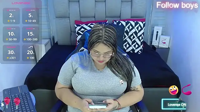 evelin zaens online show from 10/04/25, 04:14