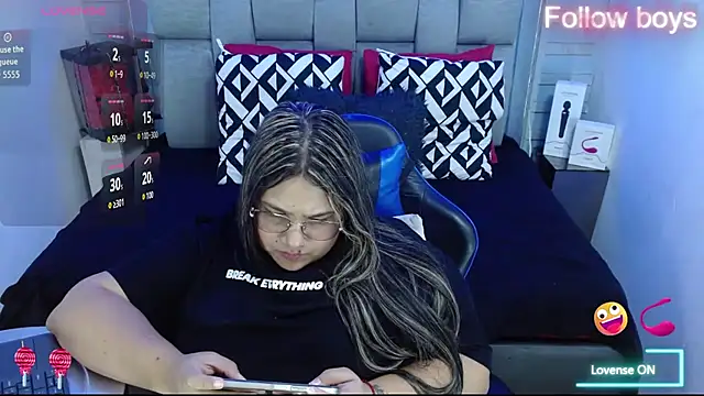 evelin zaens online show from 10/12/25, 04:19