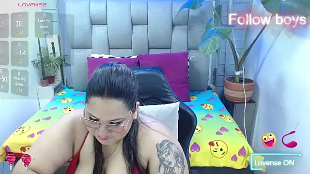 Snapshot of evelin_zaens chatting on 04/20/26, 03:20 evelin zaens online show from 04/20/26, 03:20