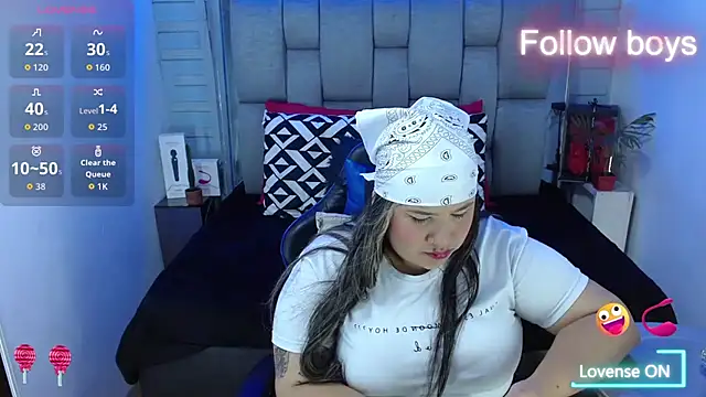 evelin zaens online show from 11/12/25, 04:05