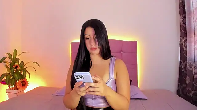 Snapshot of MarieLatex chatting on 03/21/25, 07:57 MarieLatex online show from 03/21/25, 07:57