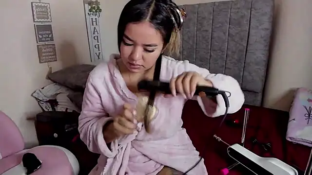 SaraCrow online show from 09/20/25, 05:34