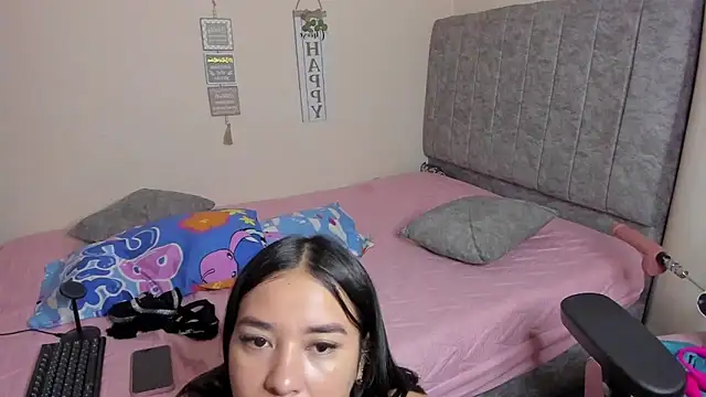 SaraCrow online show from 11/20/25, 05:19