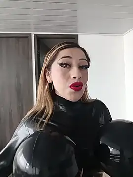 Snapshot of LatexDevil_Blondie chatting on 06/10/26, 01:23 LatexDevil Blondie online show from 06/10/26, 01:23