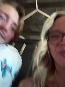 Snapshot of MessyNastyQueen chatting on 03/19/25, 09:16 MessyNastyQueen online show from 03/19/25, 09:16