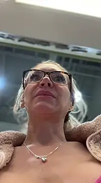 Snapshot of MessyNastyQueen chatting on 03/11/25, 03:23 MessyNastyQueen online show from 03/11/25, 03:23