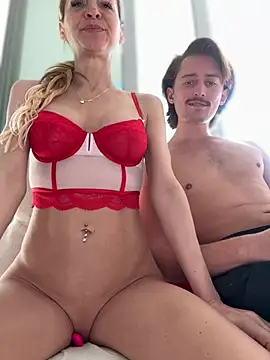 Snapshot of MessyNastyQueen chatting on 02/21/25, 08:38 MessyNastyQueen online show from 02/21/25, 08:38