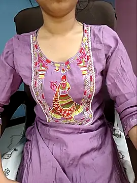 Snapshot of Aditi_1 chatting on 04/20/26, 11:17 Aditi 1 online show from 04/20/26, 11:17