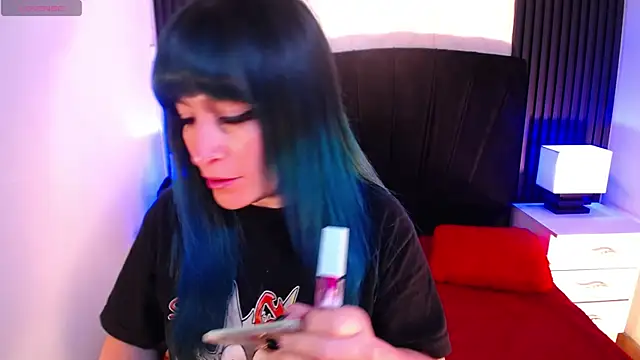 Snapshot of alicia_moom chatting on 01/07/26, 08:36 alicia moom online show from 01/07/26, 08:36