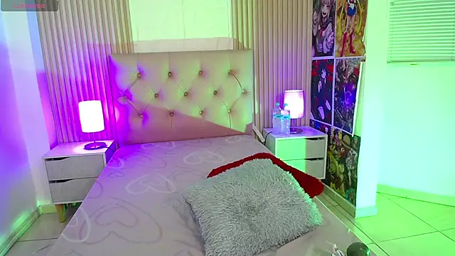 alicia moom online show from 10/25/25, 02:39